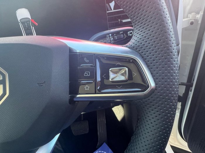 2025 MG HS Super Hybrid Essence