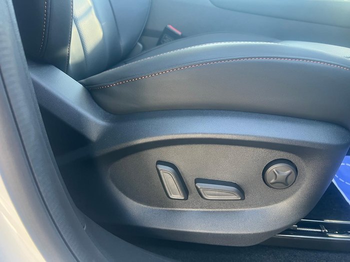 2025 MG HS Super Hybrid Essence