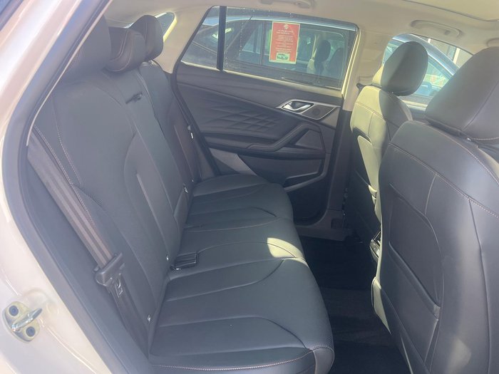 2025 MG HS Super Hybrid Essence