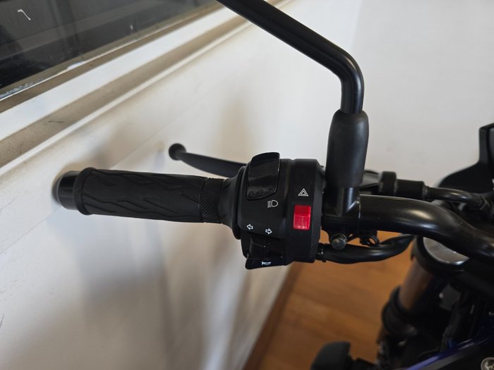 2025 Suzuki SV650 LAMS Blue and black