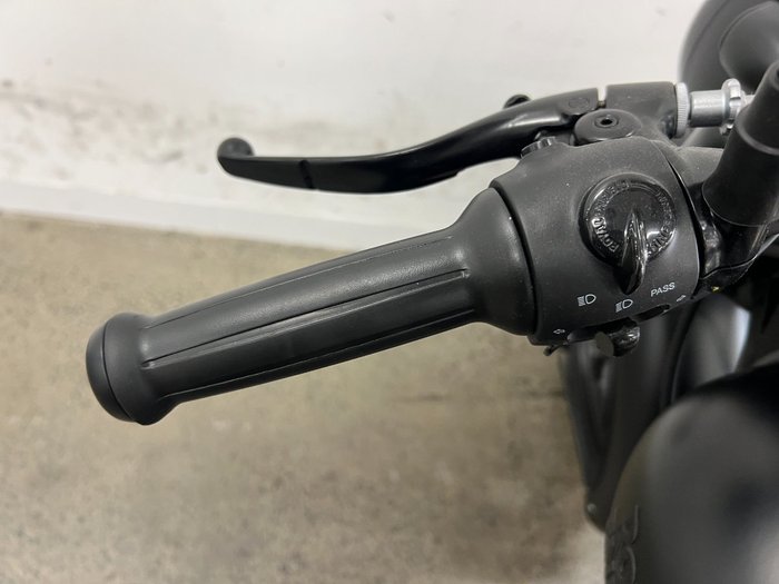 2025 Royal Enfield 2025 Royal Enfield 350CC CLASSIC 350 STEALTH BLACK Black