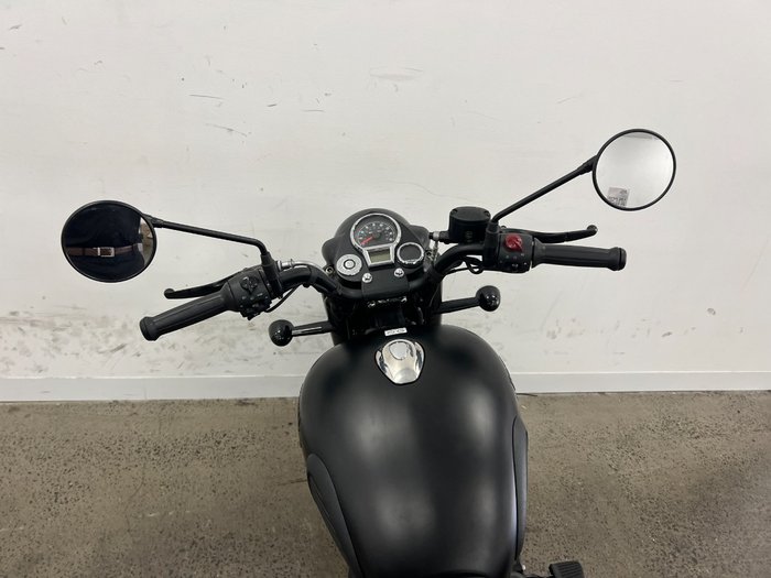 2025 Royal Enfield 2025 Royal Enfield 350CC CLASSIC 350 STEALTH BLACK Black