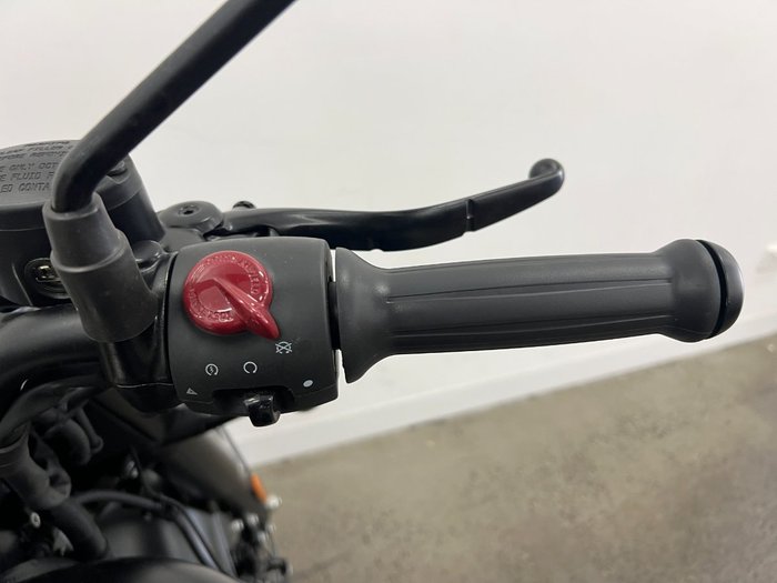 2025 Royal Enfield 2025 Royal Enfield 350CC CLASSIC 350 STEALTH BLACK Black