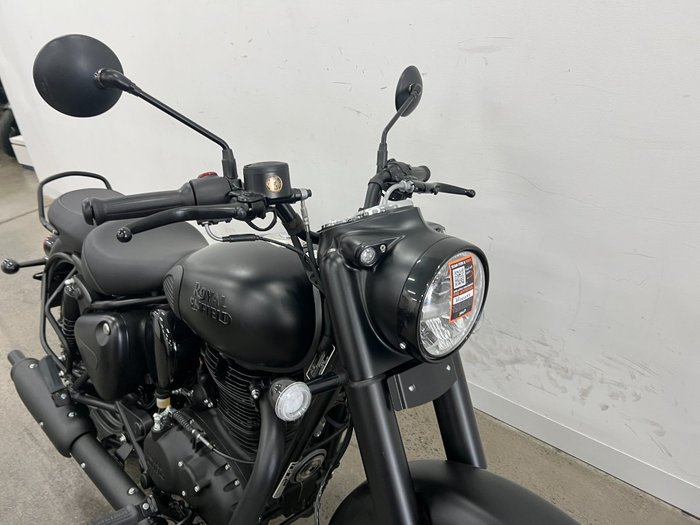 2025 Royal Enfield 2025 Royal Enfield 350CC CLASSIC 350 STEALTH BLACK Black