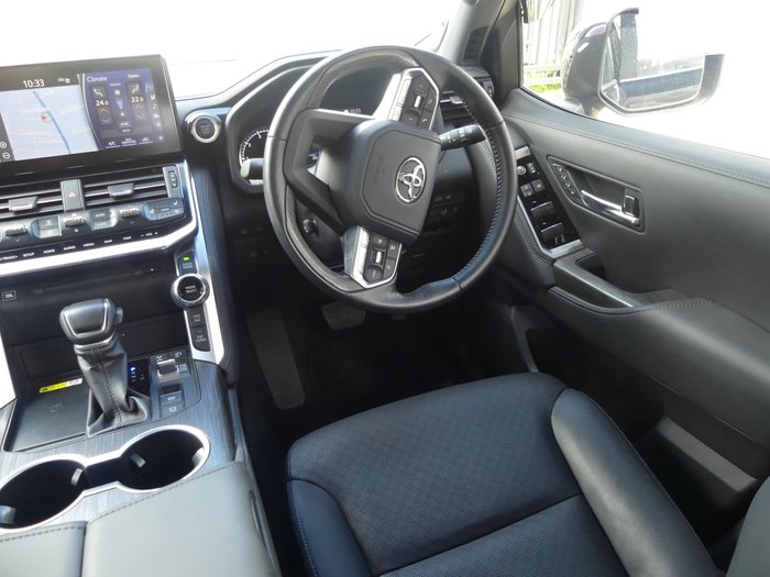 2023 Toyota Landcruiser Sahara ZX