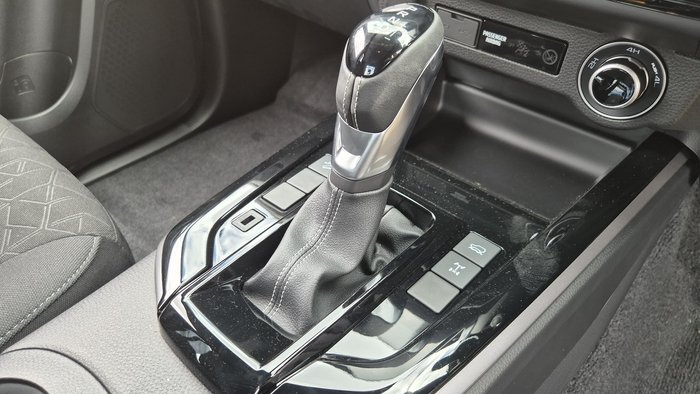 2025 Isuzu D-MAX LS-U