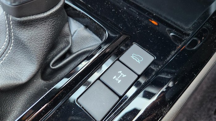 2025 Isuzu D-MAX LS-U