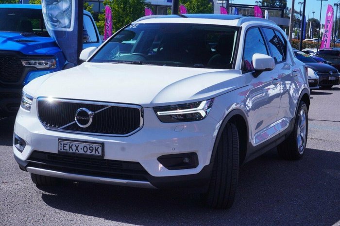 2020 Volvo XC40 T4 Momentum