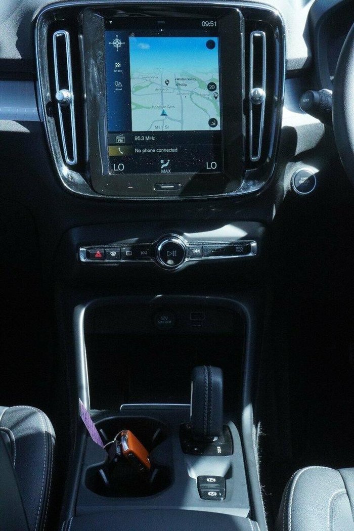 2020 Volvo XC40 T4 Momentum