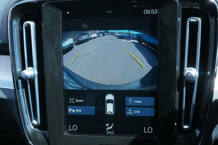 2020 Volvo XC40 T4 Momentum