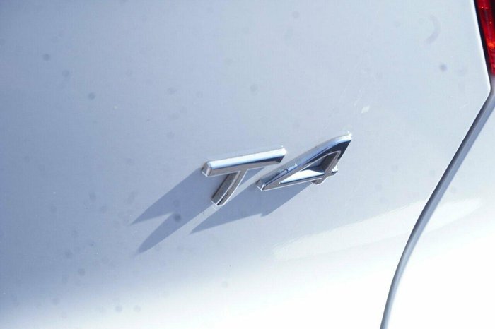 2020 Volvo XC40 T4 Momentum