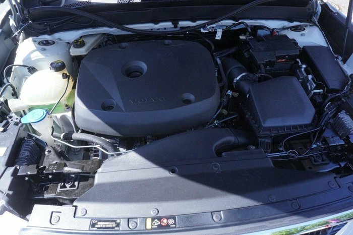 2020 Volvo XC40 T4 Momentum