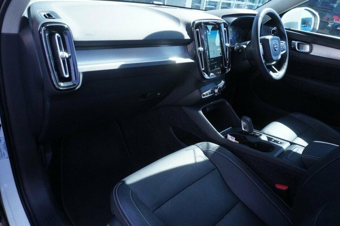 2020 Volvo XC40 T4 Momentum