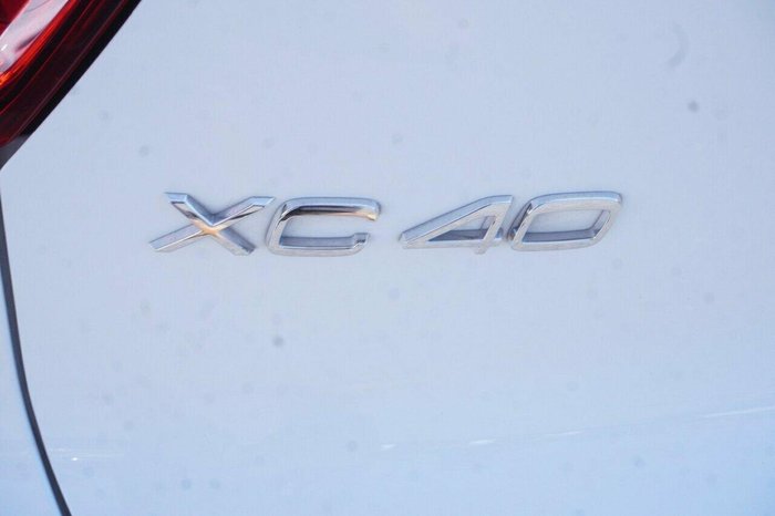 2020 Volvo XC40 T4 Momentum