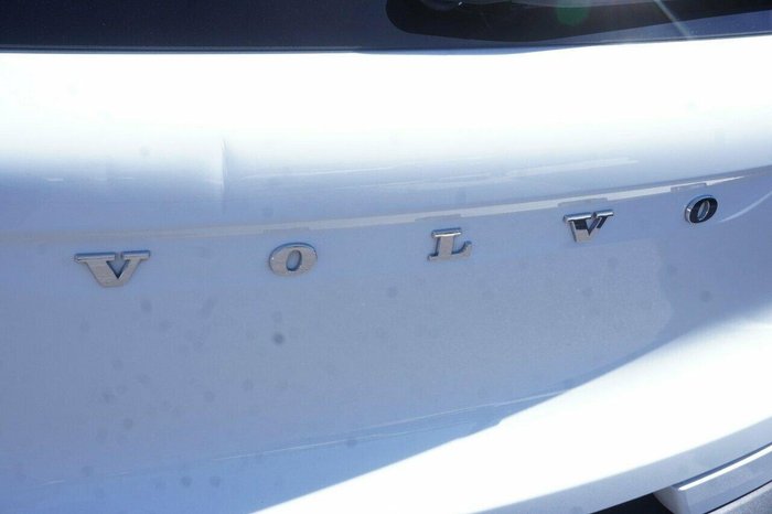 2020 Volvo XC40 T4 Momentum