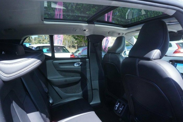 2020 Volvo XC40 T4 Momentum