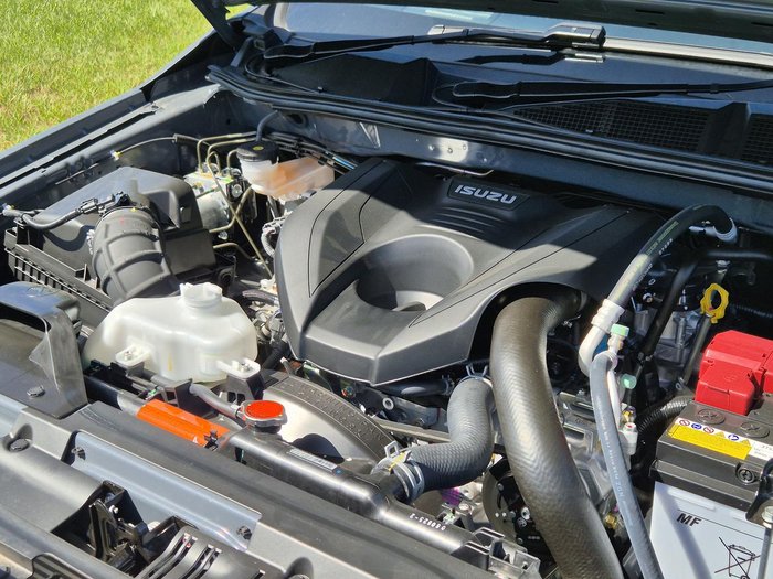 2025 Isuzu D-MAX X-TERRAIN