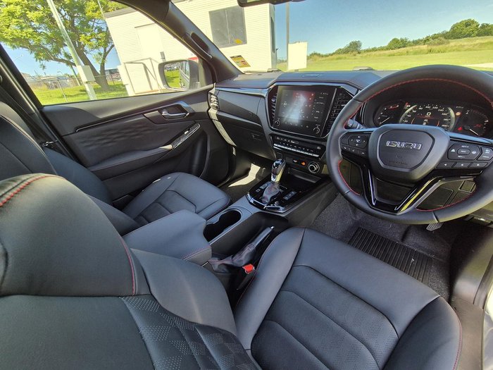 2025 Isuzu D-MAX X-TERRAIN