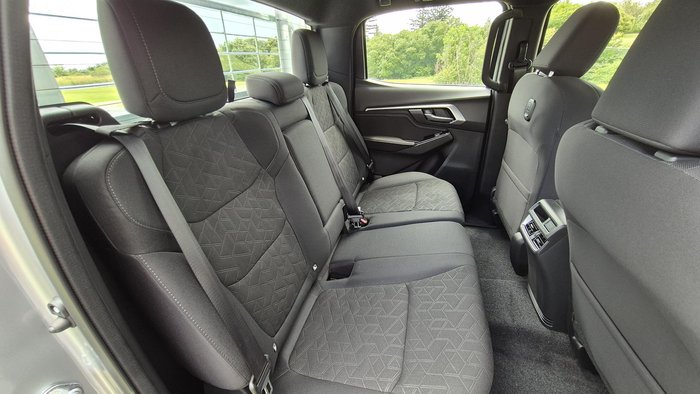 2025 Isuzu D-MAX LS-U