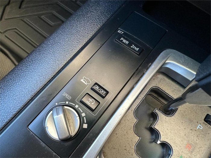 2016 Toyota Landcruiser GX VDJ200R 4X4 Dual Range Glacier White