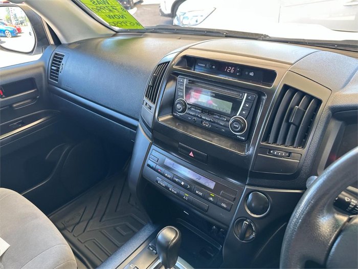 2016 Toyota Landcruiser GX VDJ200R 4X4 Dual Range Glacier White