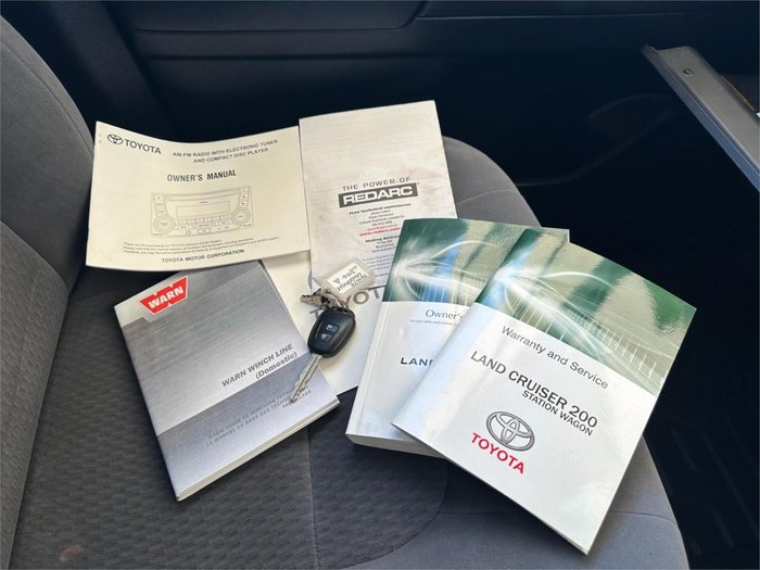 2016 Toyota Landcruiser GX VDJ200R 4X4 Dual Range Glacier White