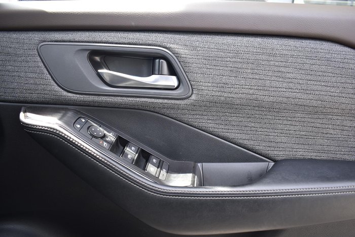 2024 Nissan X-TRAIL ST