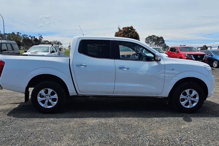 2020 Nissan Navara RX