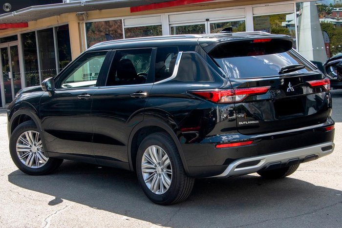 2025 Mitsubishi Outlander LS