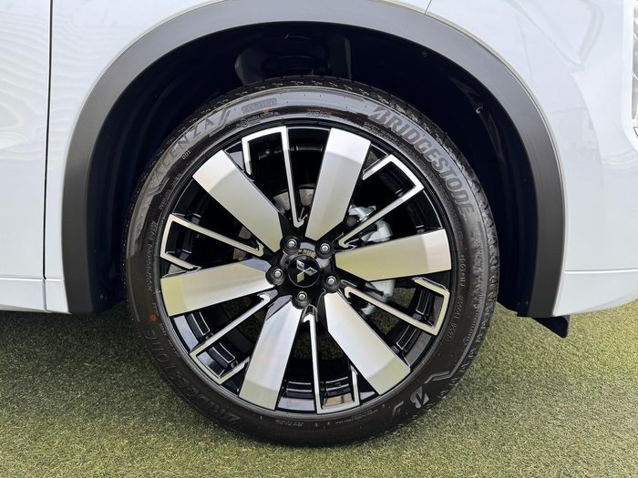 2025 Mitsubishi Outlander Exceed