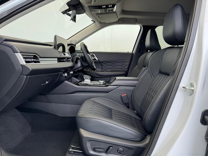 2025 Mitsubishi Outlander Exceed