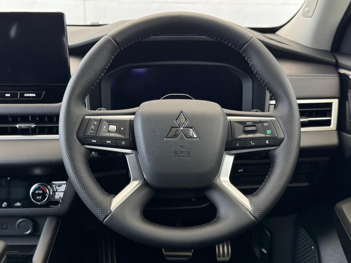 2025 Mitsubishi Outlander Exceed