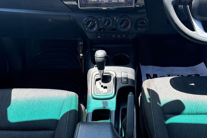 2019 Toyota Hilux SR