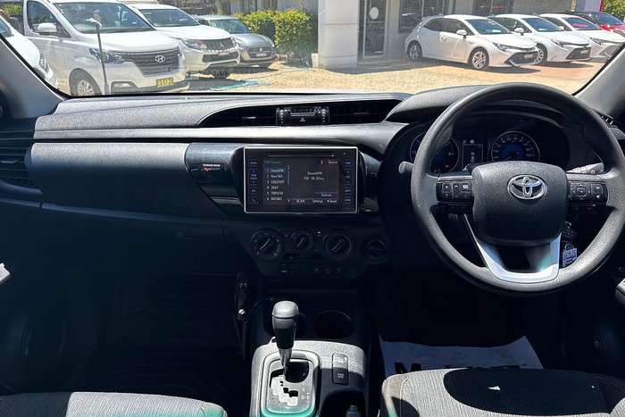 2019 Toyota Hilux SR