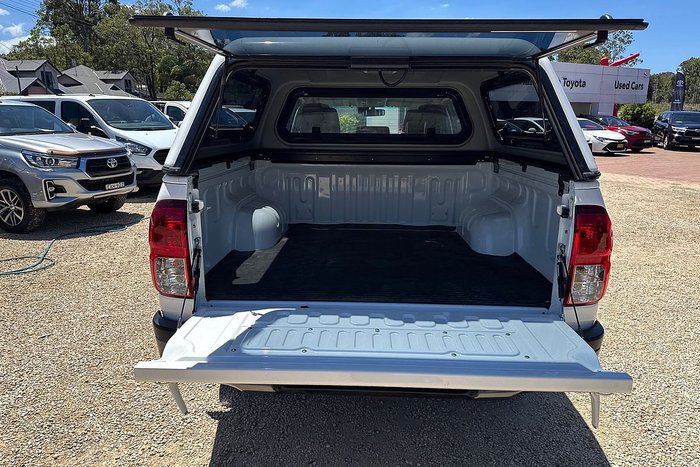 2019 Toyota Hilux SR