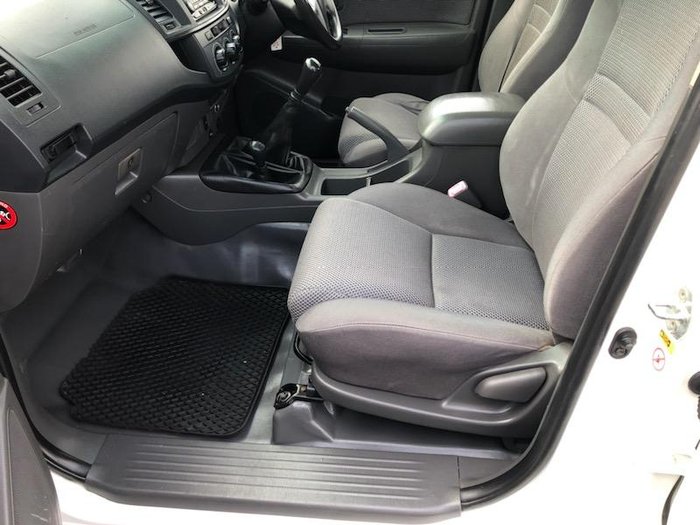 2013 Toyota Hilux SR