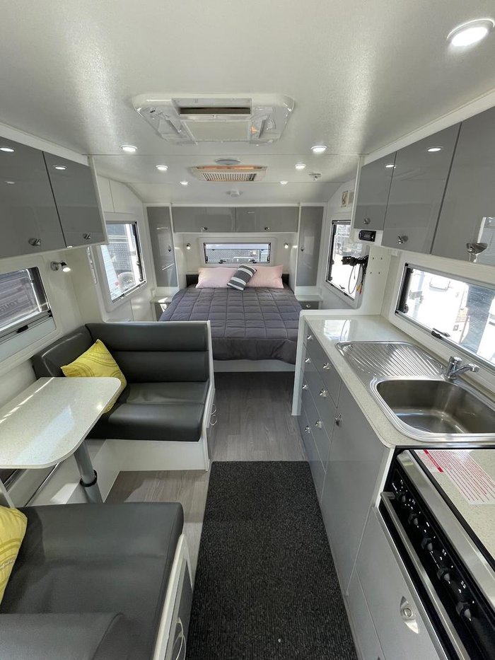 2018 Newlands Tourister 610