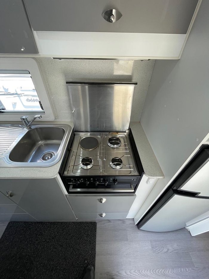 2018 Newlands Tourister 610