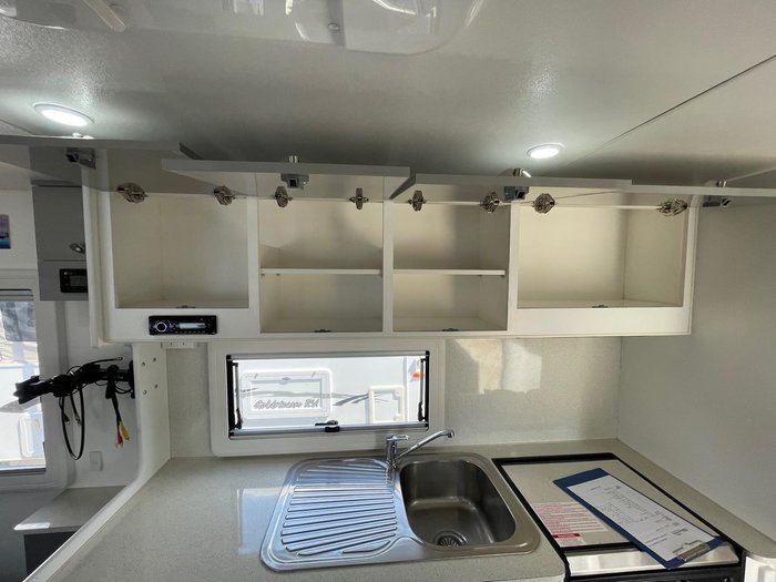 2018 Newlands Tourister 610