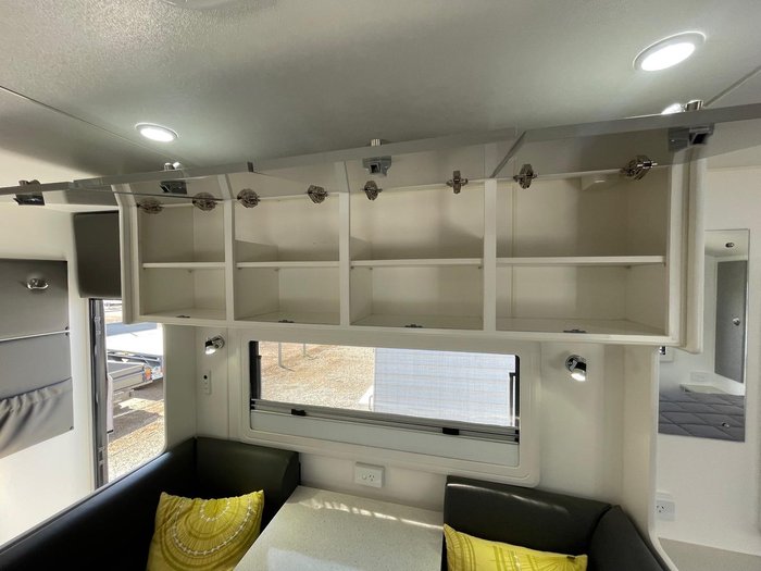 2018 Newlands Tourister 610