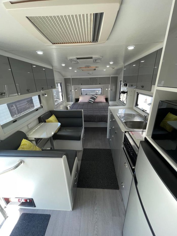 2018 Newlands Tourister 610