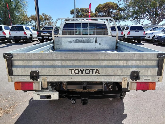 2022 Toyota Hilux SR