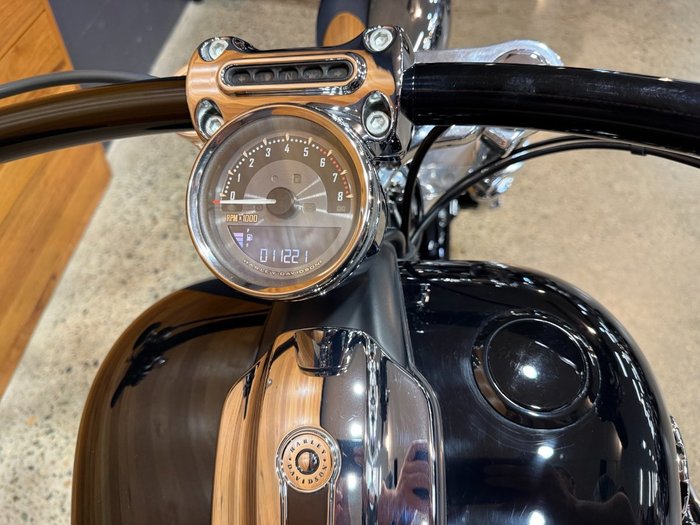 2015 Harley-davidson FXSB SOFTAIL BREAKOUT Black