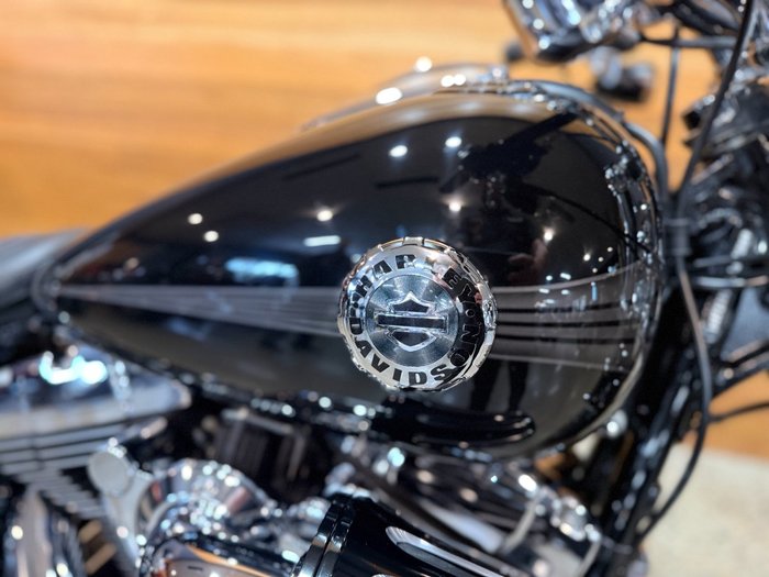 2015 Harley-davidson FXSB SOFTAIL BREAKOUT Black