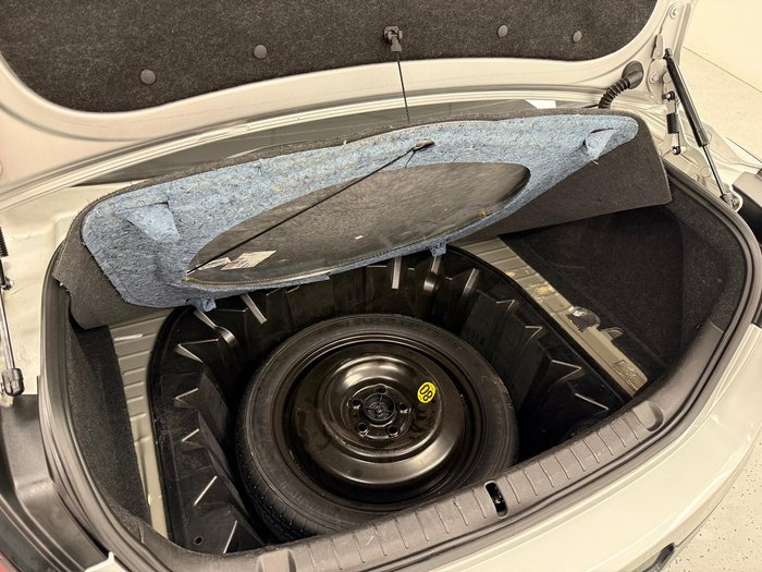 2017 Holden Commodore SV6 VF Series II MY17 Nitrate