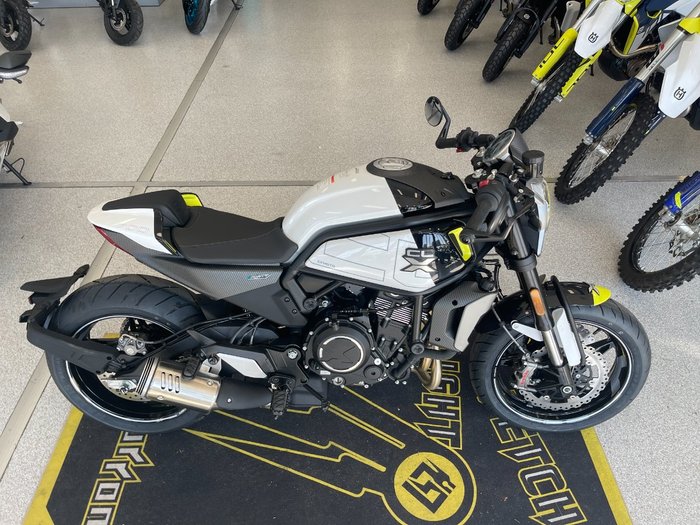 2021 CFMOTO CL-X SPORT NEBULA WHITE