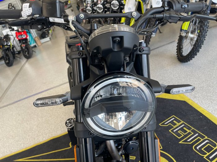 2023 HUSQVARNA SVARTPILEN 401 BLACK