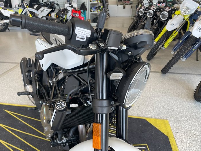 2023 HUSQVARNA VITPILEN 401 WHITE