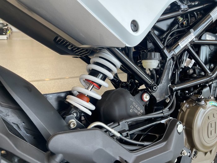 2023 HUSQVARNA VITPILEN 401 WHITE