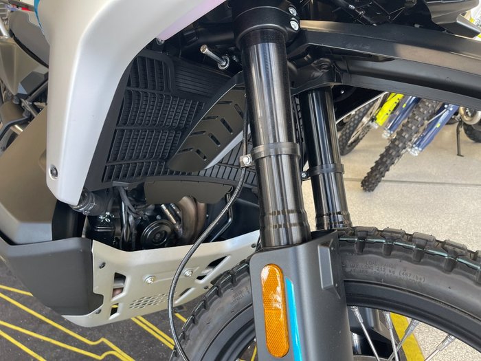 2025 CFMOTO 2025 CF MOTO 800CC MT-X BLUE